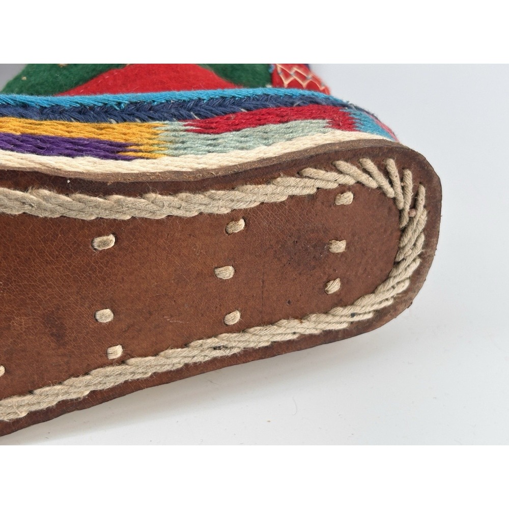 Vintage 1960s Tibetan Felt Hand Embroidered Felt Boots Boho Mongolian Himalayan - Picture 9 of 16